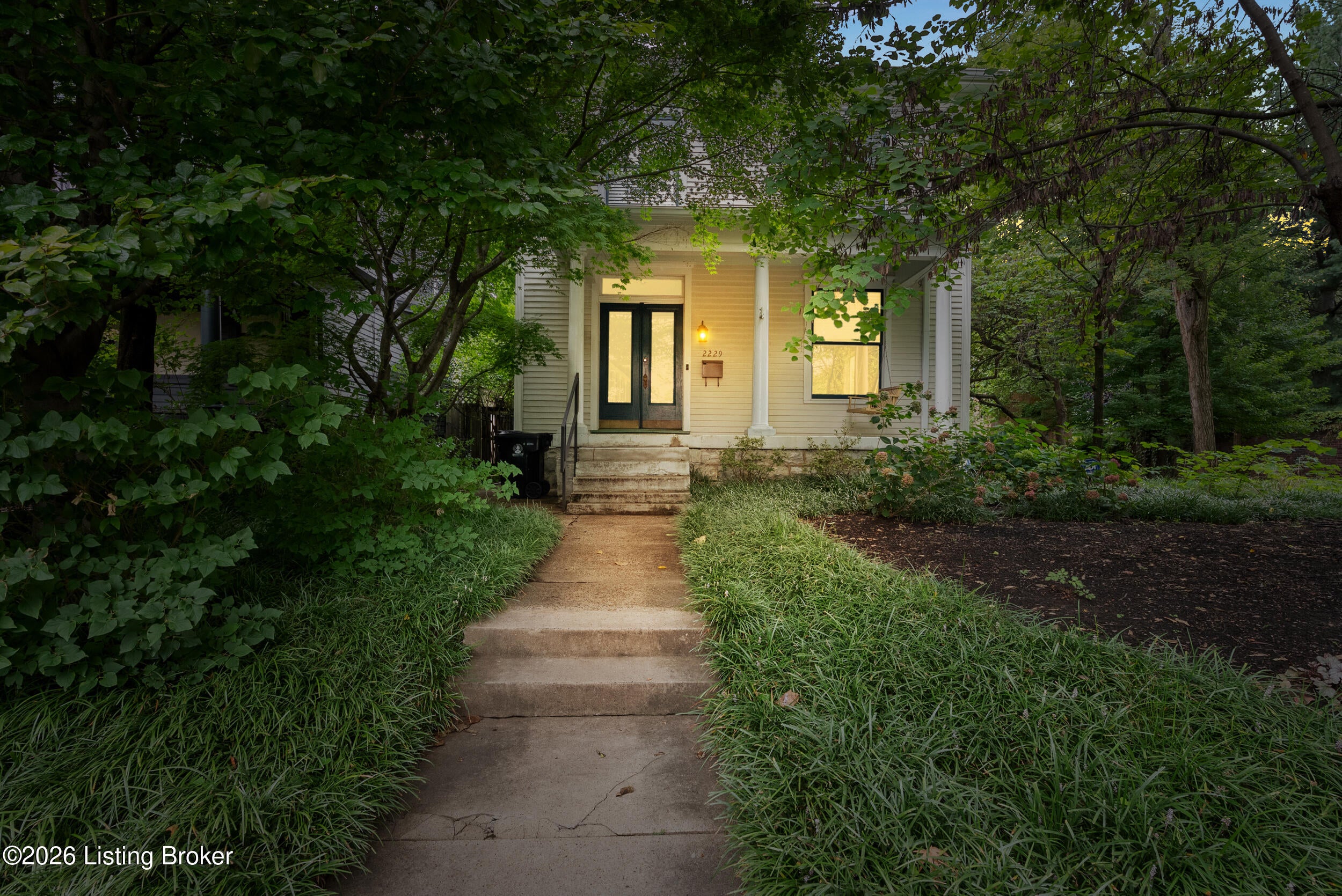 2229 Dearing Ct