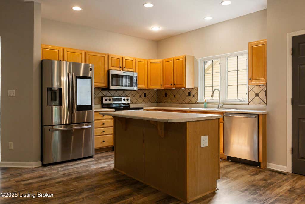 Photo of 10611 Providence Dr, Louisville, KY 40291 (MLS # 1726072)