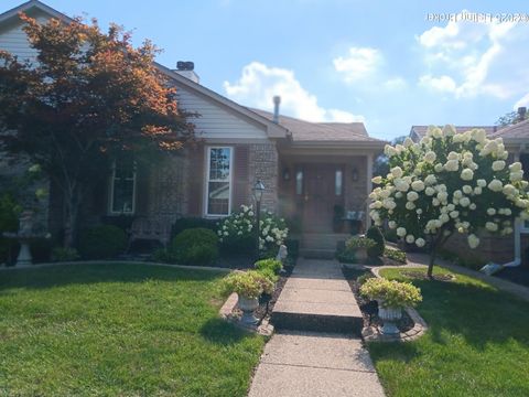 Photo of 3138 Bushmill Park Rd, Louisville, KY 40241 (MLS # 1696834)
