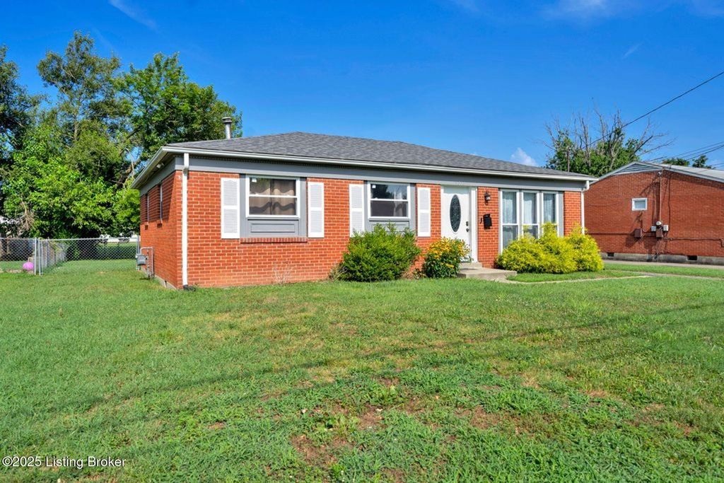 Photo of 9712 Gandy Rd, Louisville, KY 40272 (MLS # 1700229)