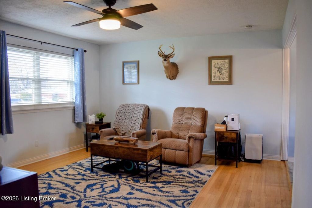 Photo of 9515 Titan Dr, Louisville, KY 40229 (MLS # 1710774)