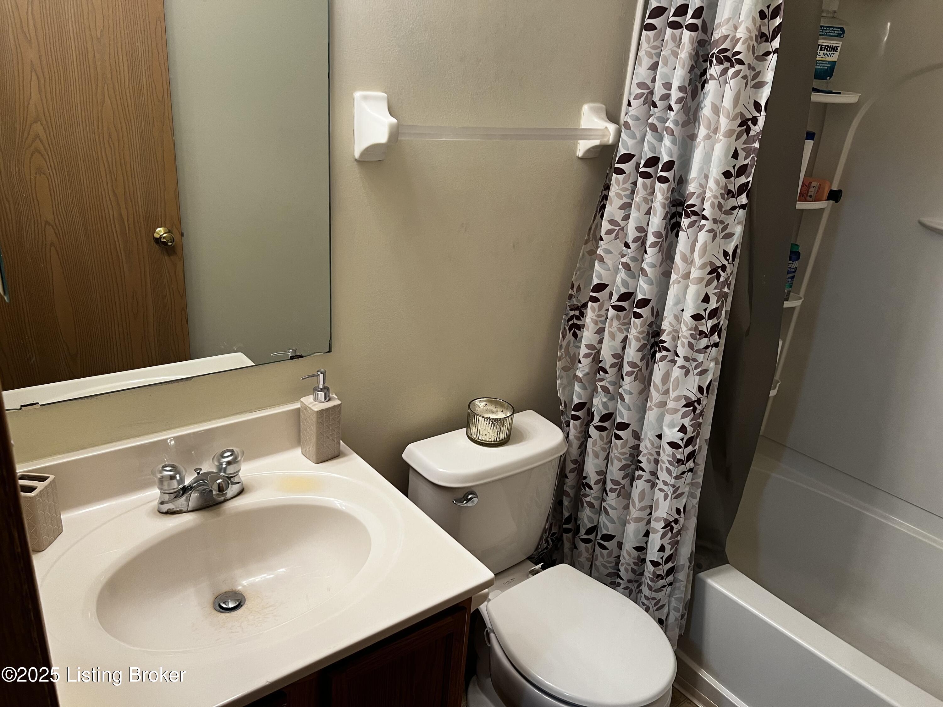 7005 Royal Links Dr, Louisville, Kentucky image 24
