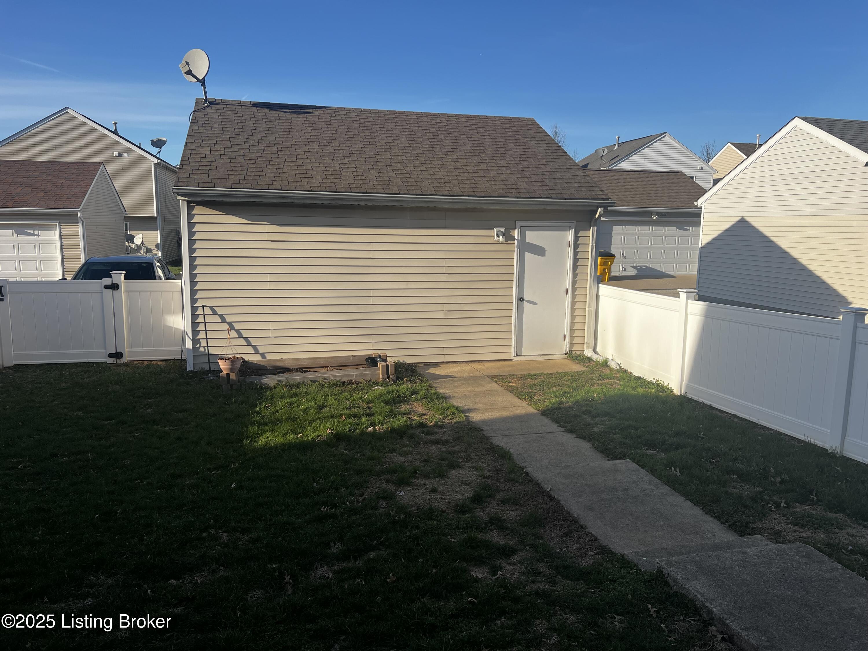 7005 Royal Links Dr, Louisville, Kentucky image 10