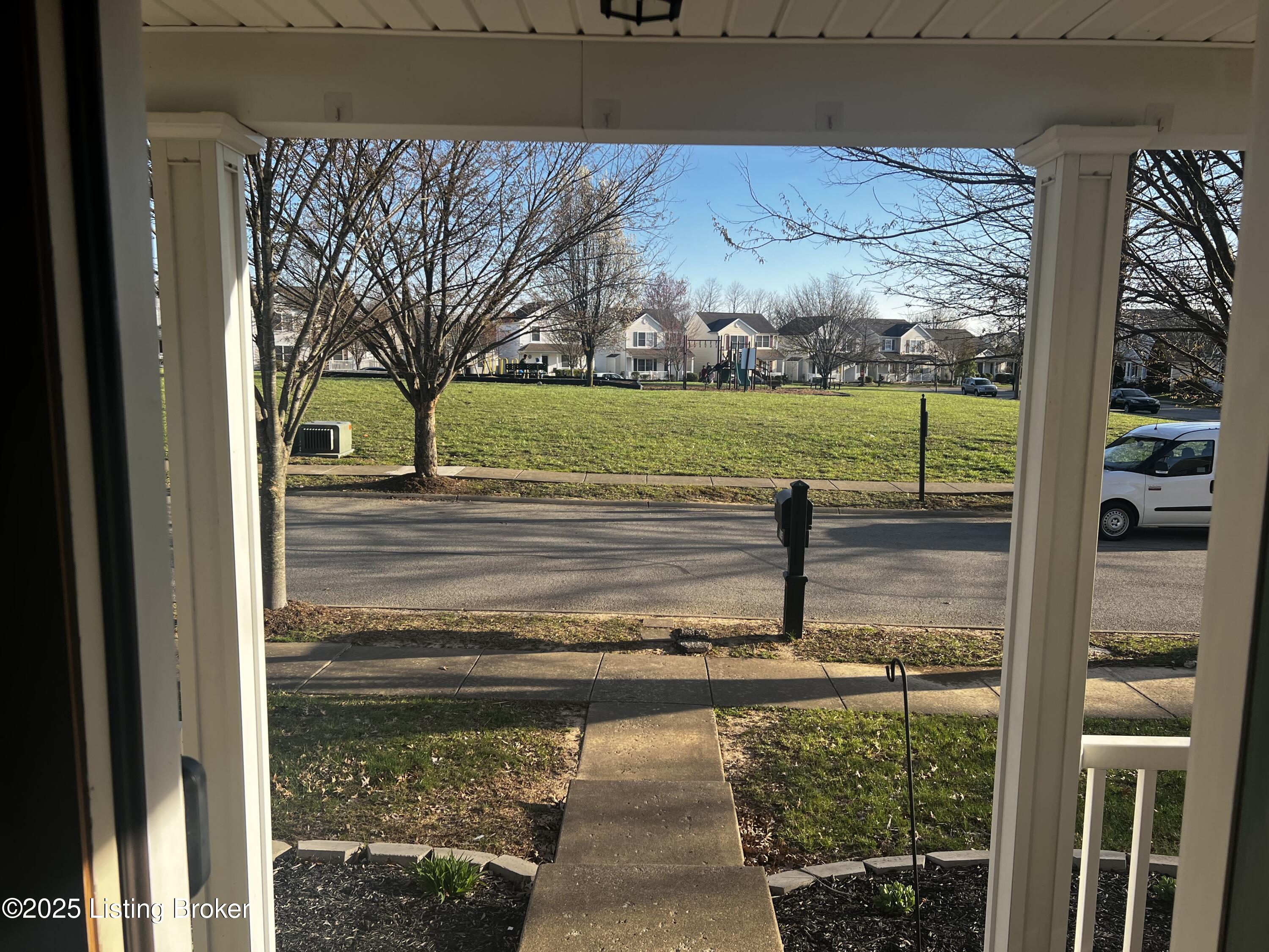 7005 Royal Links Dr, Louisville, Kentucky image 4