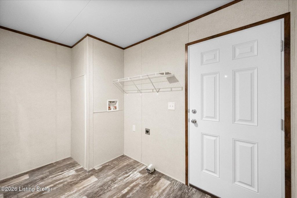 Photo of 221 Williams St, Jeffersonville, IN 47130 (MLS # 1709119)