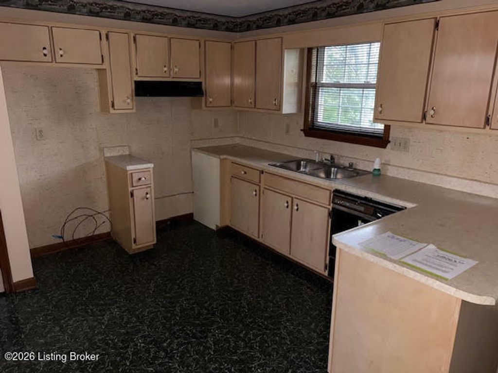 Photo of 616 Princeton Dr, Elizabethtown, KY 42701 (MLS # 1714878)