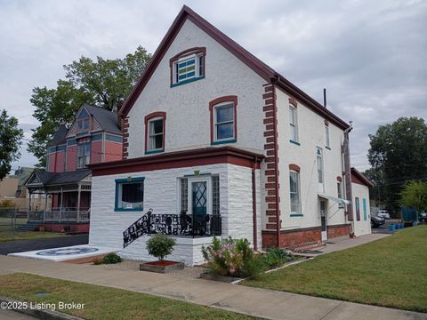 Photo of 806 Jefferson St, Paducah, KY 42001 (MLS # 1705718)