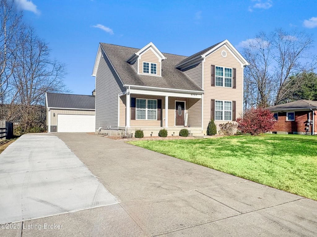 Photo of 6703 N North Dr, Louisville, KY 40272 (MLS # 1715613)