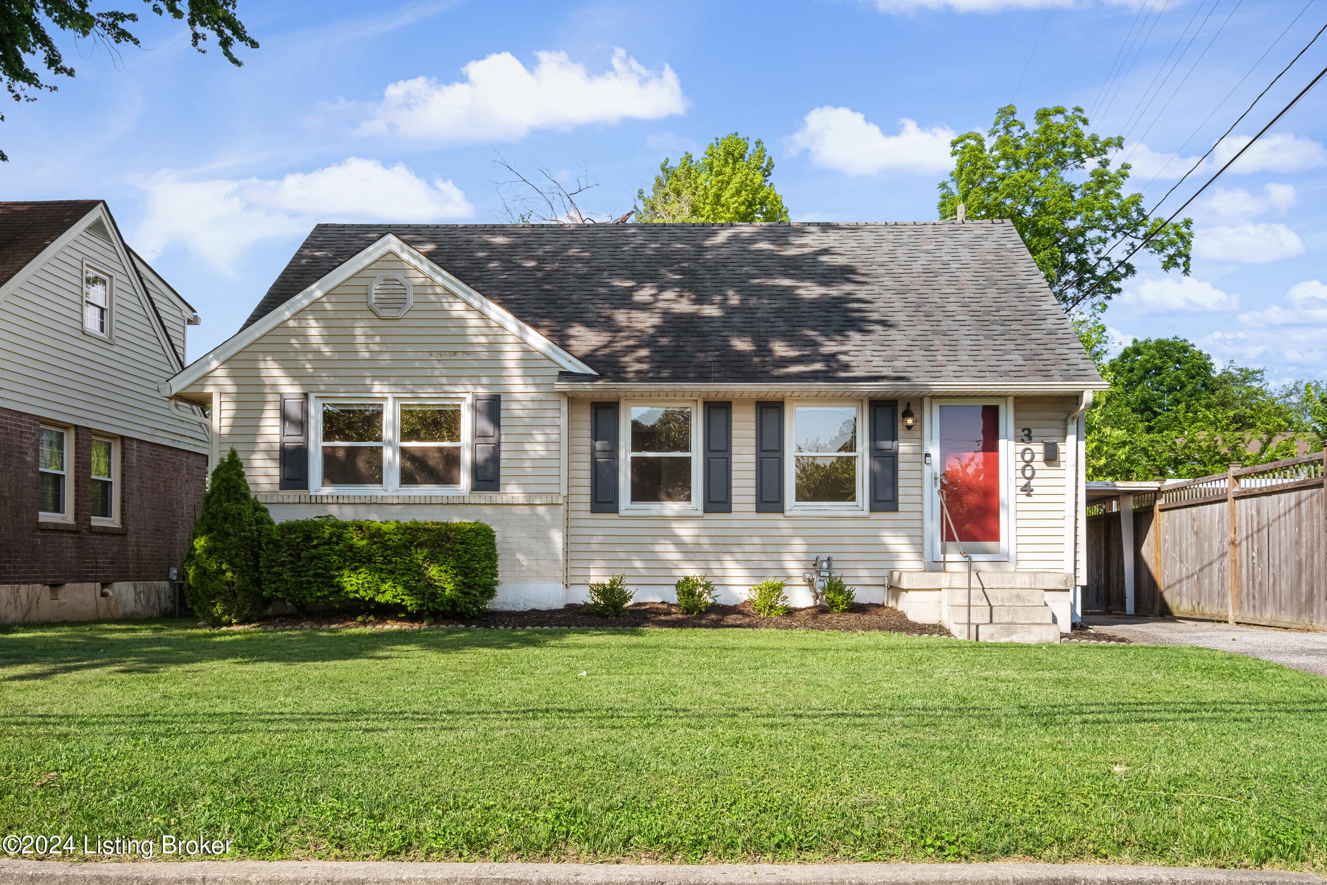 Photo 1 of 11 — 3004 Hendon Rd, Louisville, KY 40220