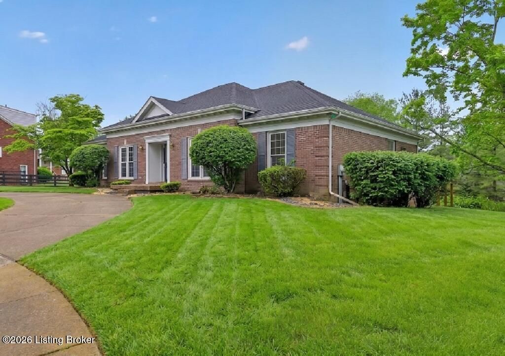 Photo of 27 Autumn Hill Ct, Prospect, KY 40059 (MLS # 1717607)