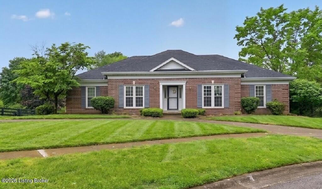 Photo of 27 Autumn Hill Ct, Prospect, KY 40059 (MLS # 1717607)