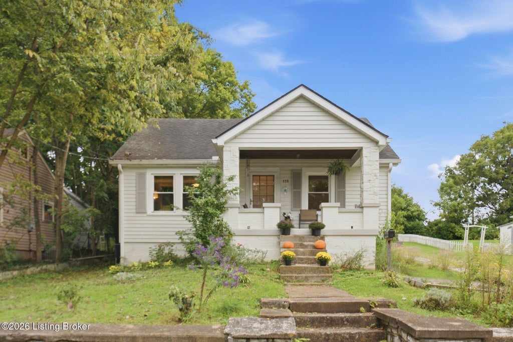 Photo of 118 Elkhorn Dr, Frankfort, KY 40601 (MLS # 1730428)