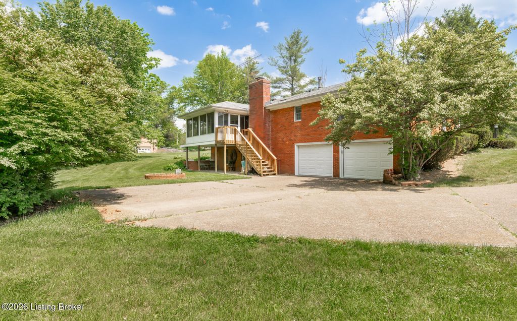 Photo of 4110 Suwanee Dr, La Grange, KY 40031 (MLS # 1715523)