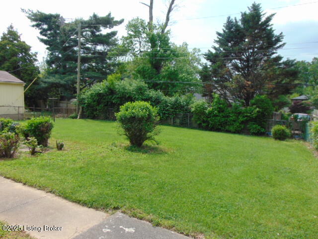 9412 Habersham Dr, Louisville, Kentucky image 4