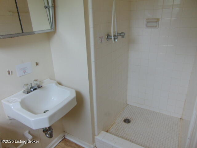 9412 Habersham Dr, Louisville, Kentucky image 21