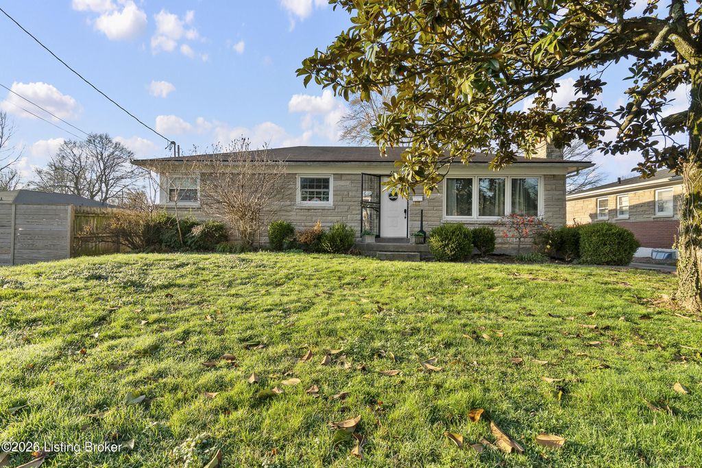 Photo of 2202 Mary Catherine Dr, Louisville, KY 40216 (MLS # 1711214)