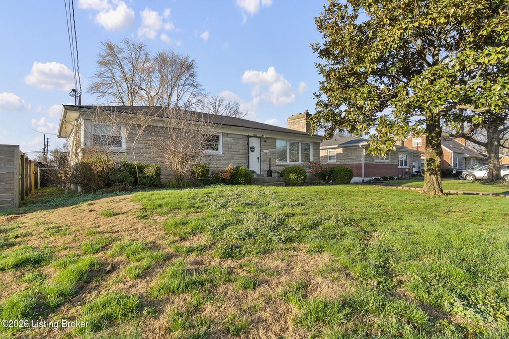 Photo of 2202 Mary Catherine Dr, Louisville, KY 40216 (MLS # 1711214)