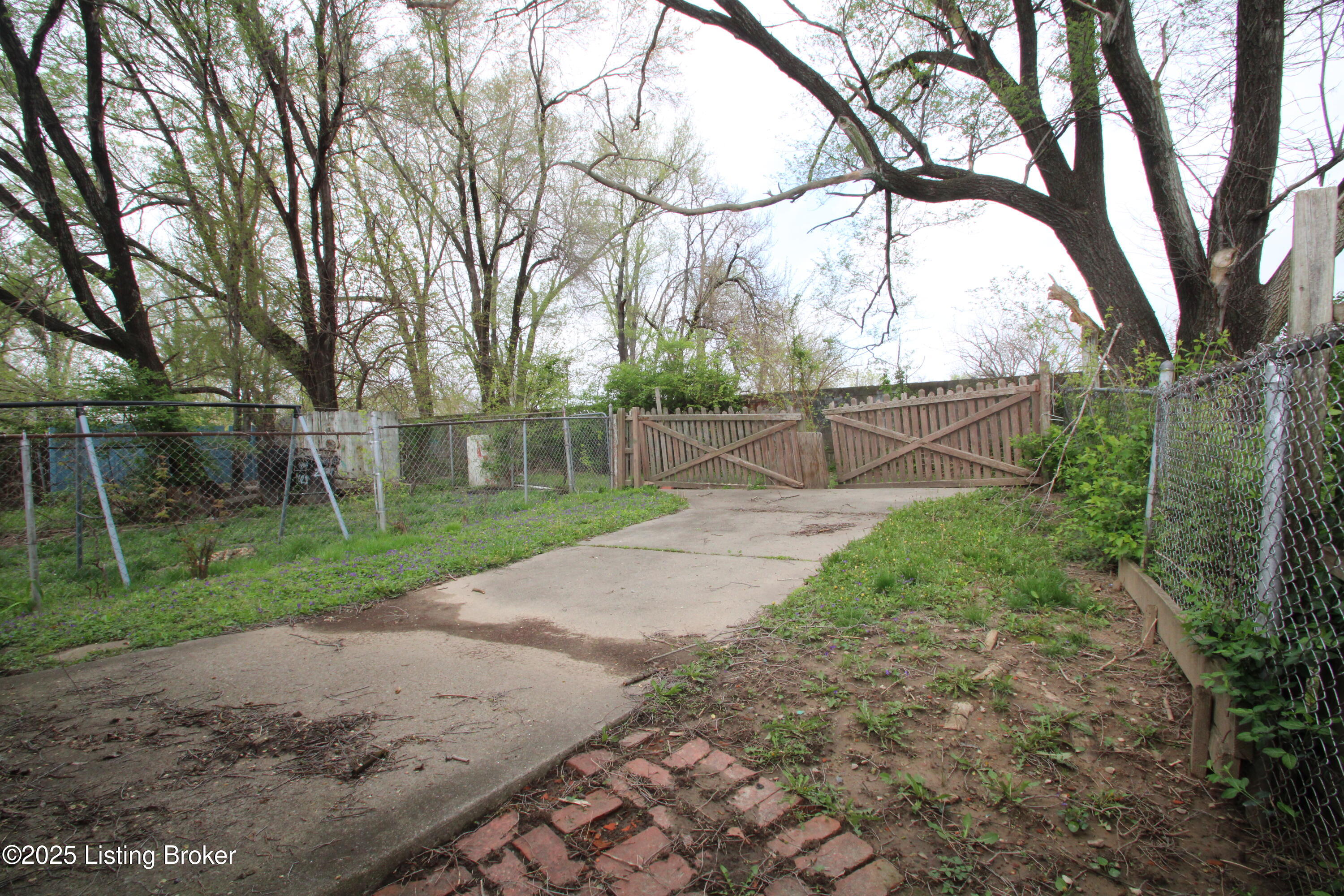 2619 Bank St, Louisville, Kentucky image 16