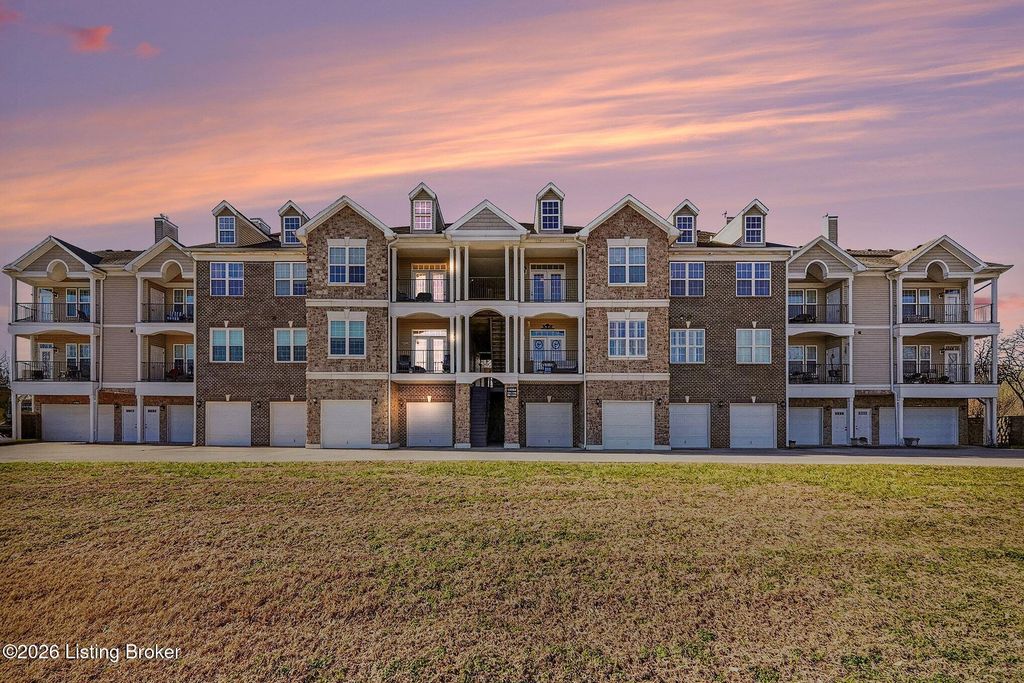 Photo of 10204 Overlook Meadows Pl #203, Louisville, KY 40291 (MLS # 1707151)