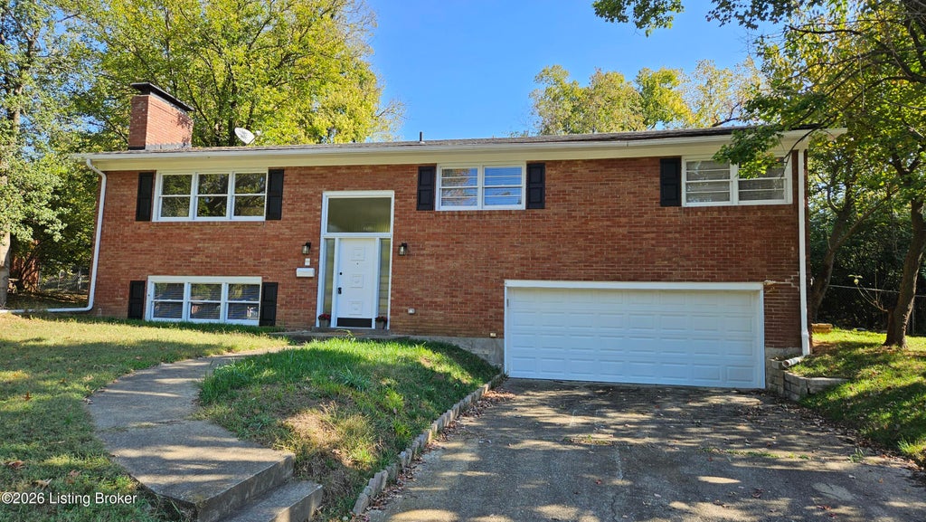 Photo of 3132 Sunny Ln, Louisville, KY 40205 (MLS # 1732666)