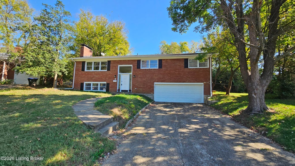 Photo of 3132 Sunny Ln, Louisville, KY 40205 (MLS # 1732666)