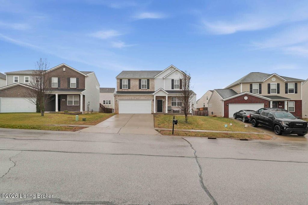 Photo of 279 Saint Regis Dr, Shelbyville, KY 40065 (MLS # 1710413)