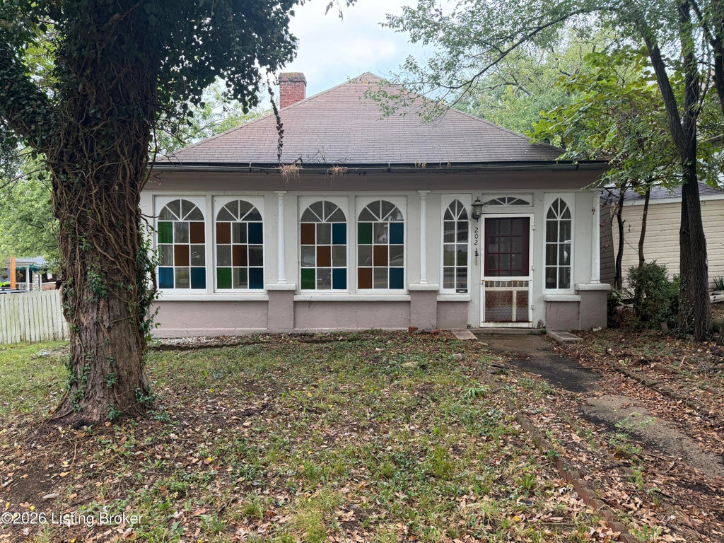Photo of 202 E Todd St, Frankfort, KY 40601 (MLS # 1728921)