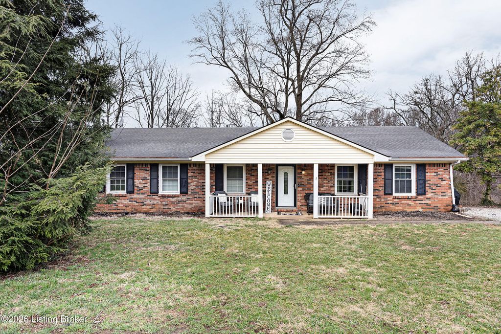 Photo of 420 Gaffney Ln, Bardstown, KY 40004 (MLS # 1710661)