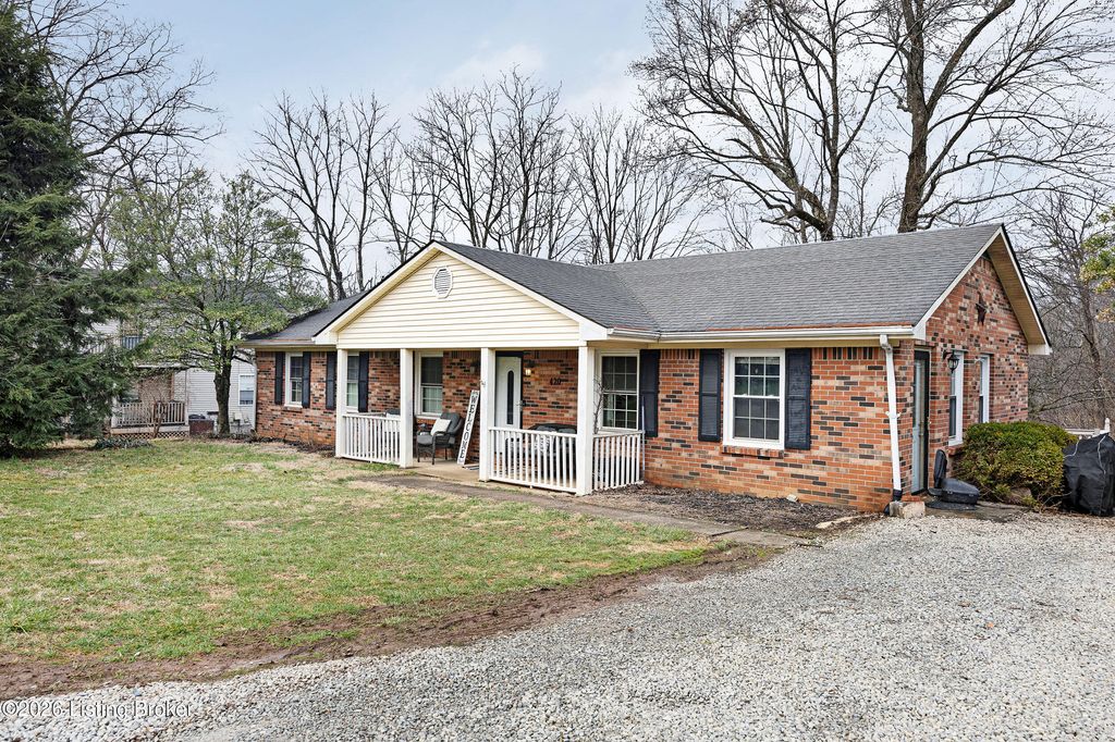 Photo of 420 Gaffney Ln, Bardstown, KY 40004 (MLS # 1710661)