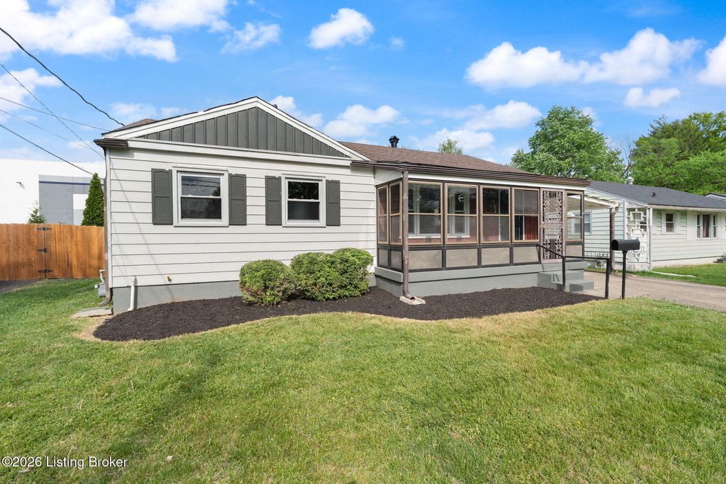 Photo of 341 E Southside Ct, Louisville, KY 40214 (MLS # 1714659)