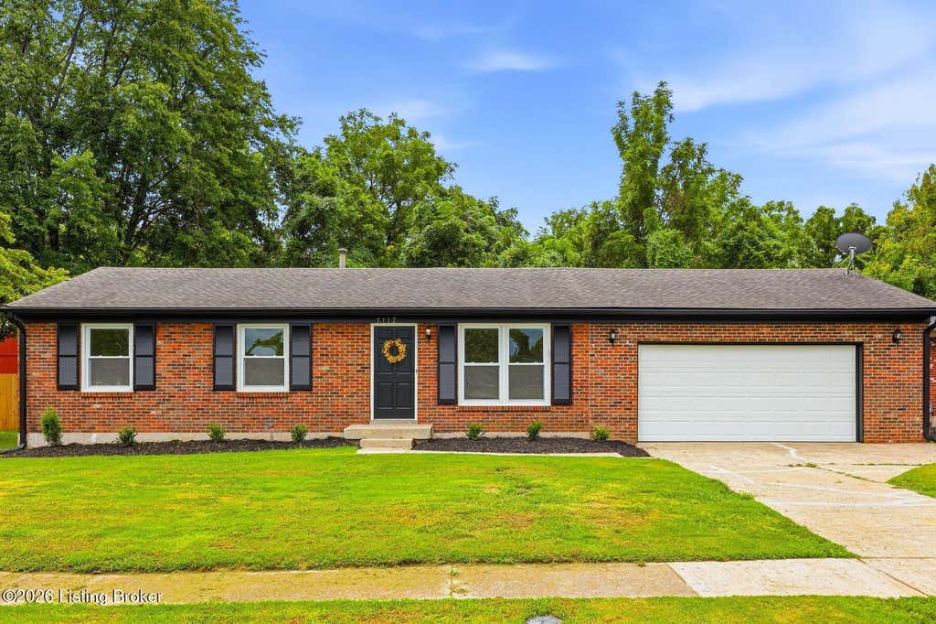 Photo of 5112 Mediterranean Ct, Louisville, KY 40219 (MLS # 1727336)