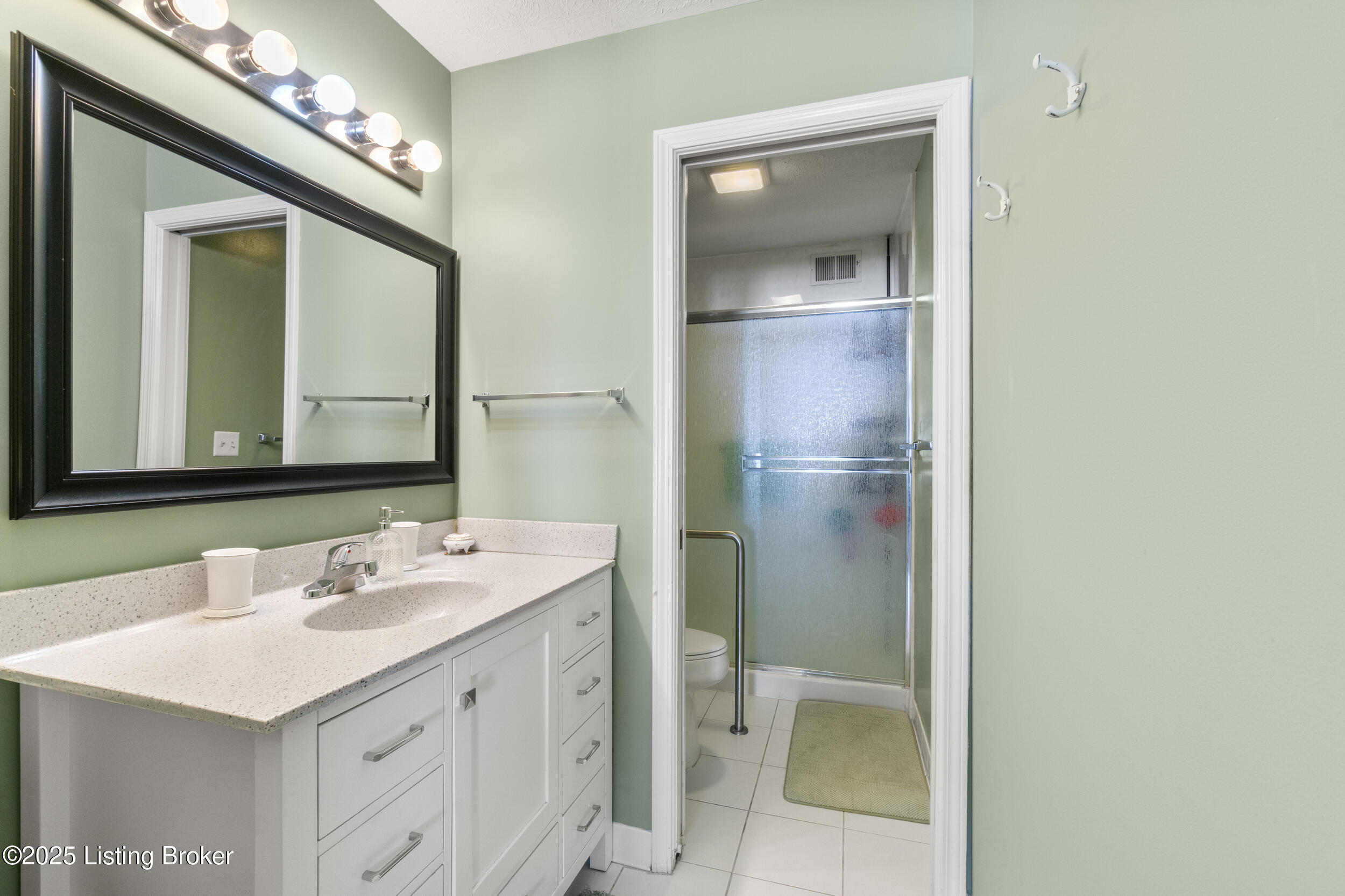 4422 Southbridge Ct, Louisville, Kentucky image 17