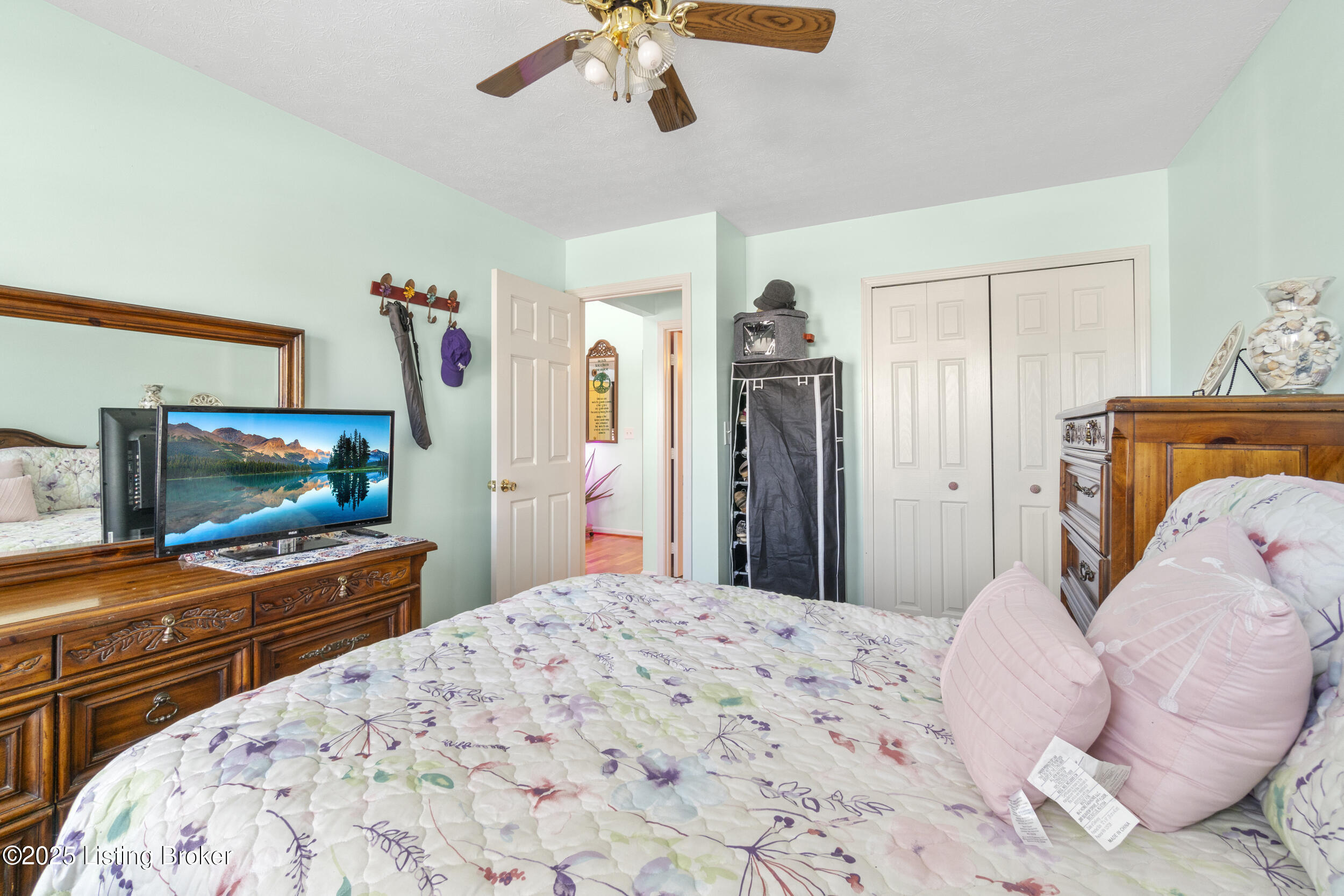 4422 Southbridge Ct, Louisville, Kentucky image 25