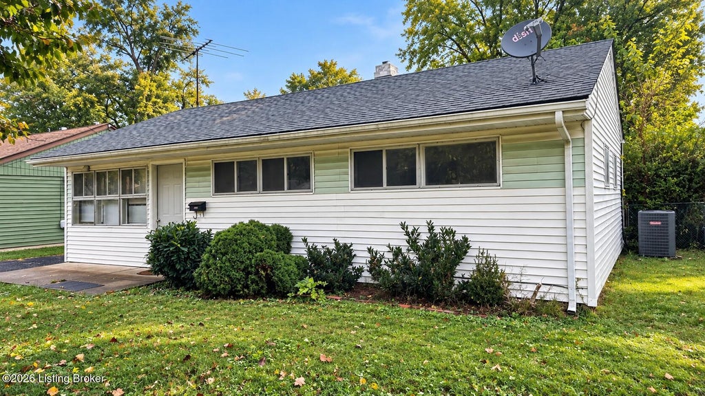 Photo of 4913 Raven Rd, Louisville, KY 40213 (MLS # 1732086)