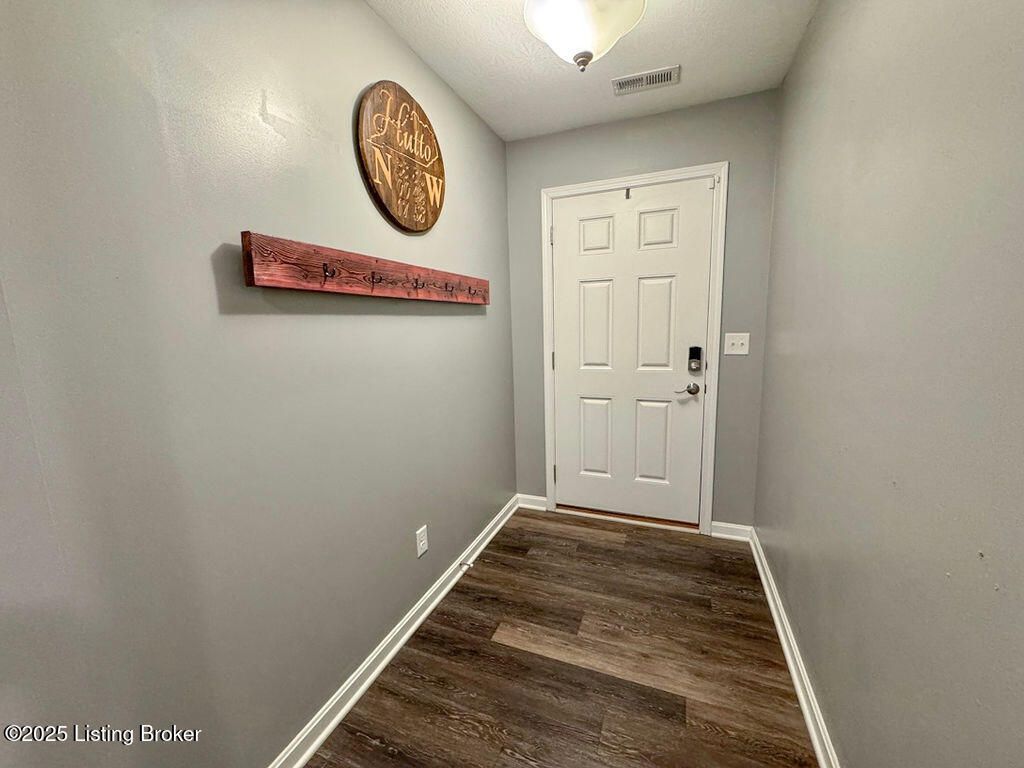 Photo of 195 Gadwall Ct, Shepherdsville, KY 40165 (MLS # 1703475)