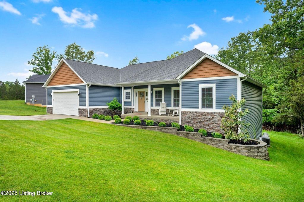 Photo of 90 Glenn Eagle Rd, Brandenburg, KY 40108 (MLS # 1701755)