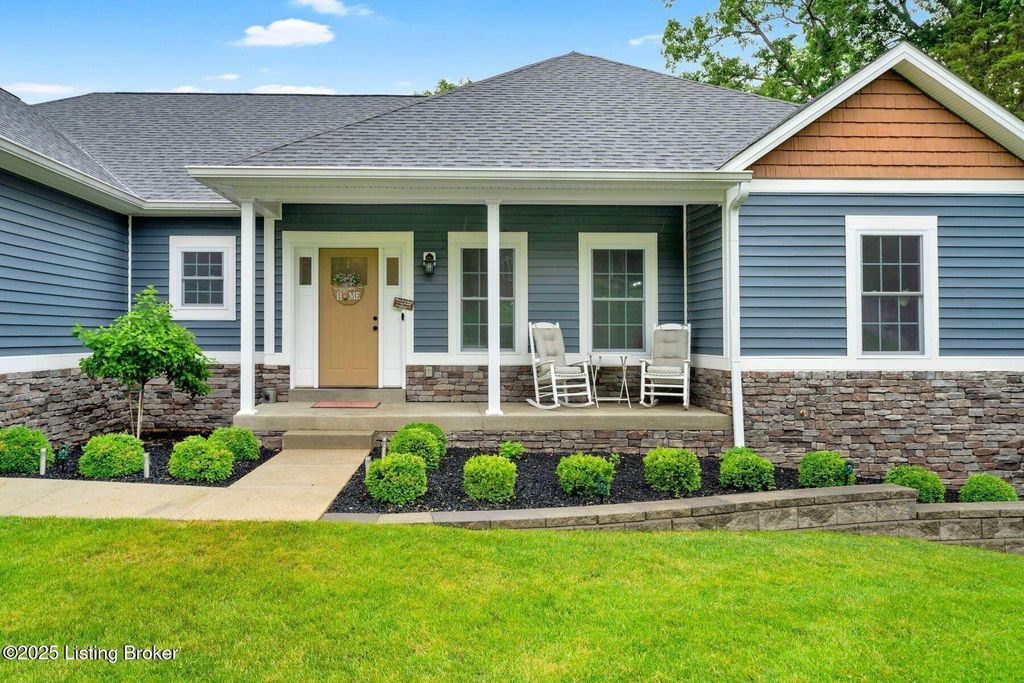 Photo of 90 Glenn Eagle Rd, Brandenburg, KY 40108 (MLS # 1701755)