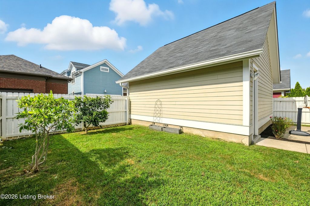 Photo of 8707 Featherbell Blvd, Prospect, KY 40059 (MLS # 1714481)