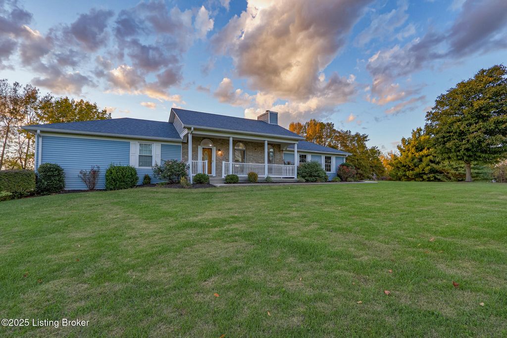 Photo of 322 Fox Run Dr, Taylorsville, KY 40071 (MLS # 1701531)