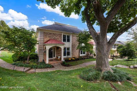 Photo of 5730 Coach Gate Wynde, Louisville, KY 40207 (MLS # 1701035)