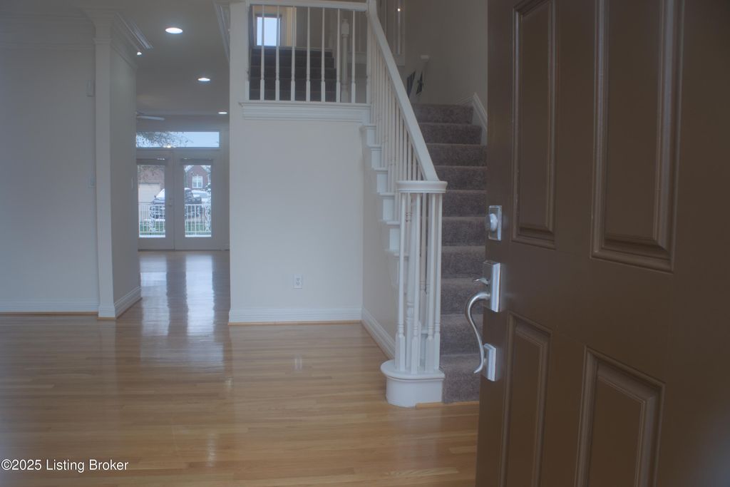 Photo of 11107 Herring Ct, Louisville, KY 40291 (MLS # 1705212)