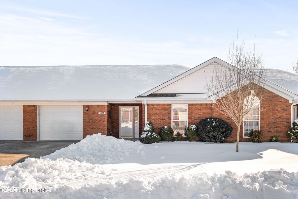 Photo of 6910 Janes Farm Dr, Louisville, KY 40228 (MLS # 1708168)