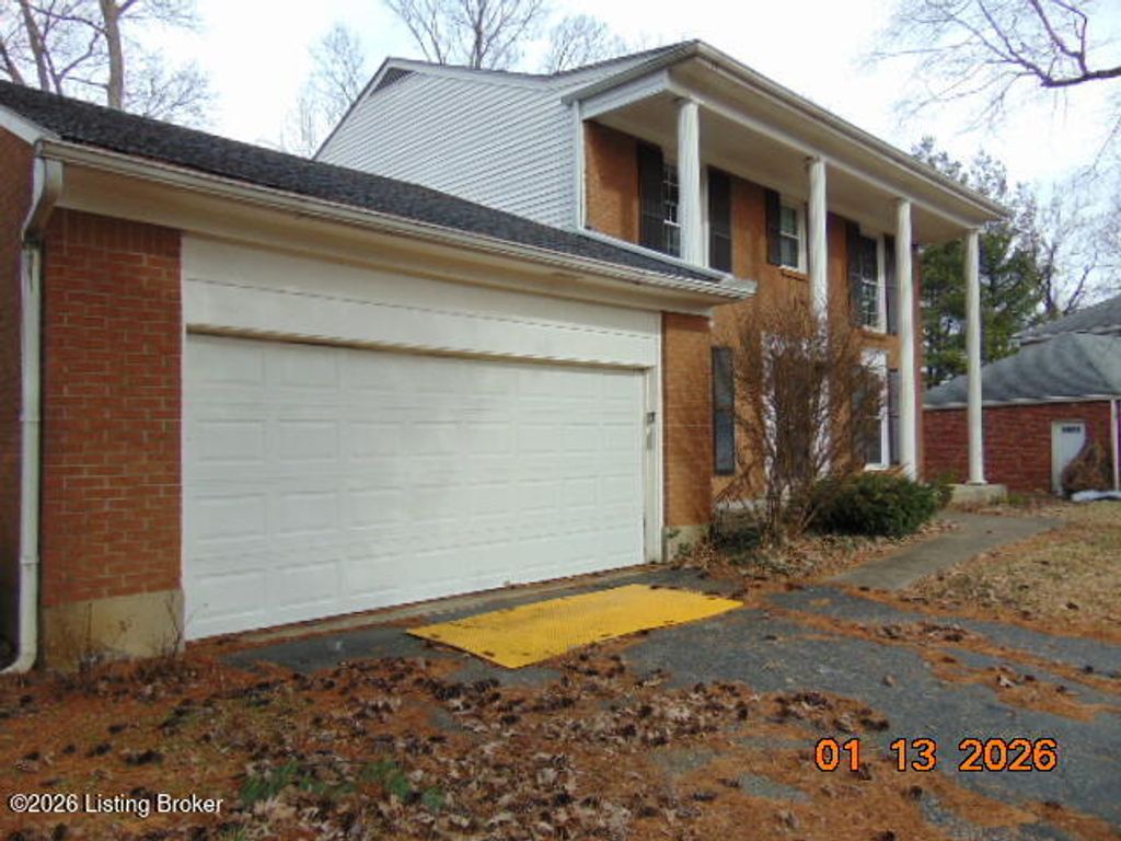 Photo of 4005 Ashridge Dr, Louisville, KY 40241 (MLS # 1711578)