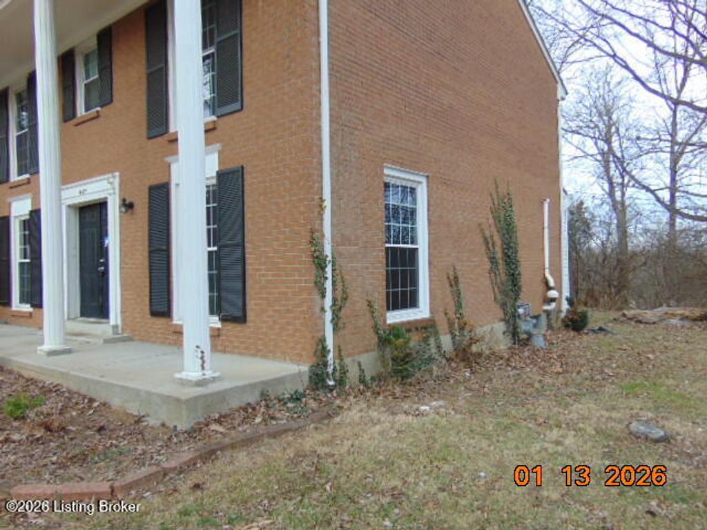 Photo of 4005 Ashridge Dr, Louisville, KY 40241 (MLS # 1711578)