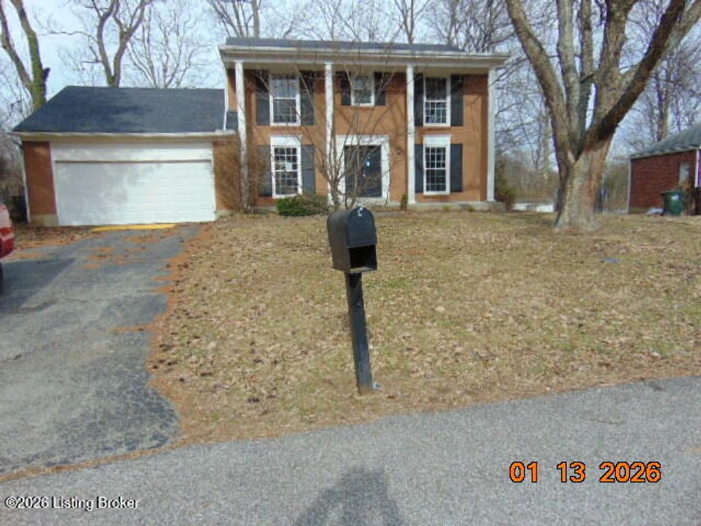 Photo of 4005 Ashridge Dr, Louisville, KY 40241 (MLS # 1711578)