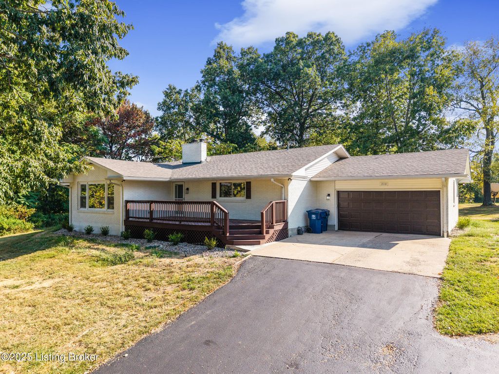 Photo of 1510 Rebel Ridge Rd, La Grange, KY 40031 (MLS # 1700083)