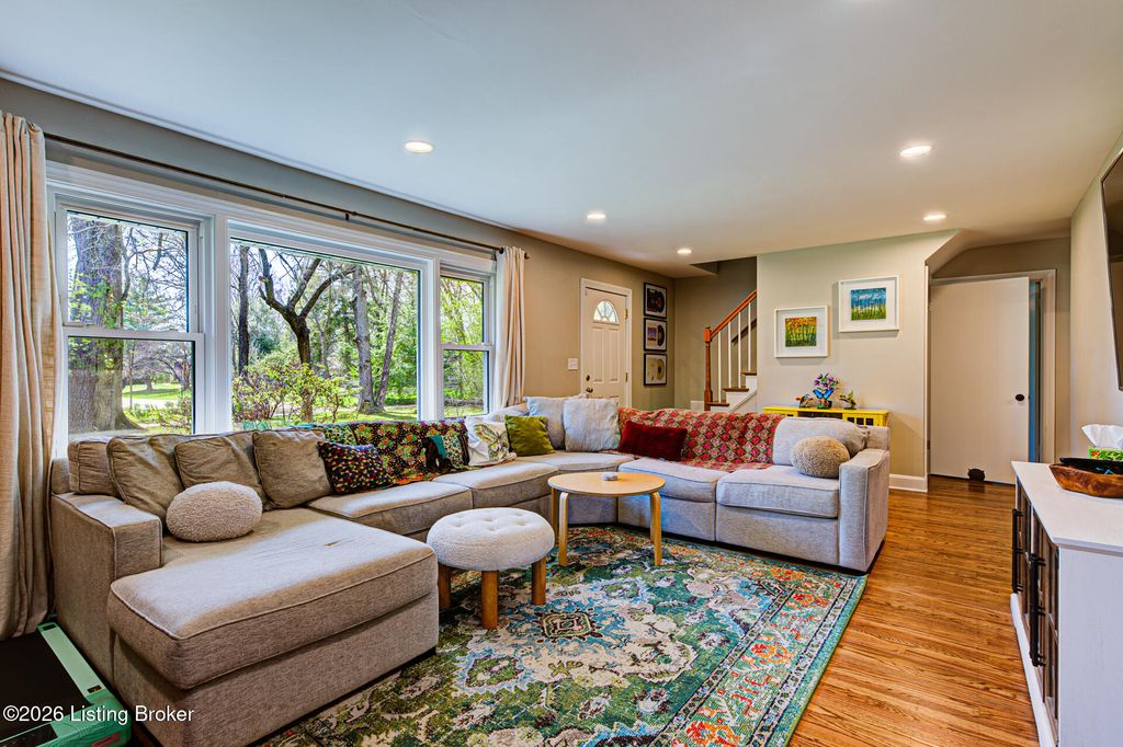 Photo of 611 Rudy Ln, Louisville, KY 40207 (MLS # 1712353)