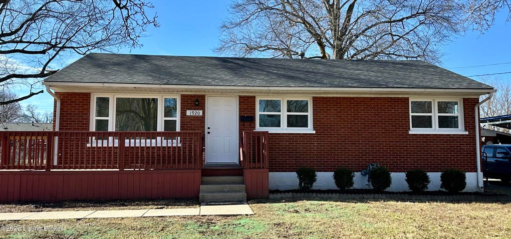 Photo of 1920 Dixie Garden Dr, Louisville, KY 40272 (MLS # 1709515)