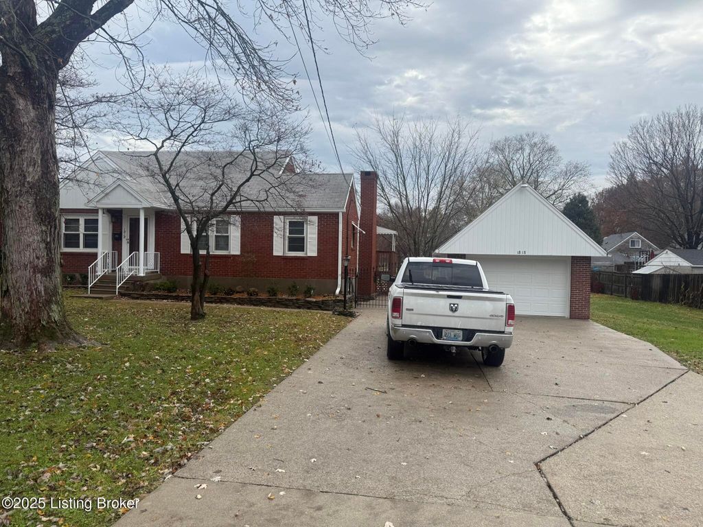 Photo of 1818 Lewiston Dr, Louisville, KY 40216 (MLS # 1705030)