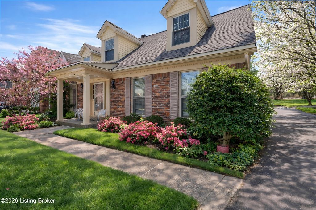 Photo of 11 Autumn Hill Ct, Prospect, KY 40059 (MLS # 1708334)